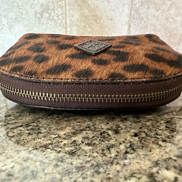 Patricia Nash Leopard/chocolate new with tag key chain coin purse small wallet - Picture 14 of 15